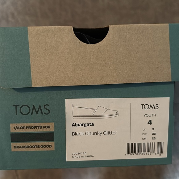 New in box - kids black chunky glitter ✨ Tom’s slides in size 4 youth. - Picture 9 of 9